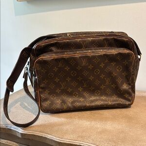 Louis Vuitton Messenger Bag